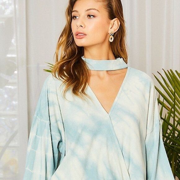 Chocker Neck‎ Tie-Dye Top - Picture 3 of 5